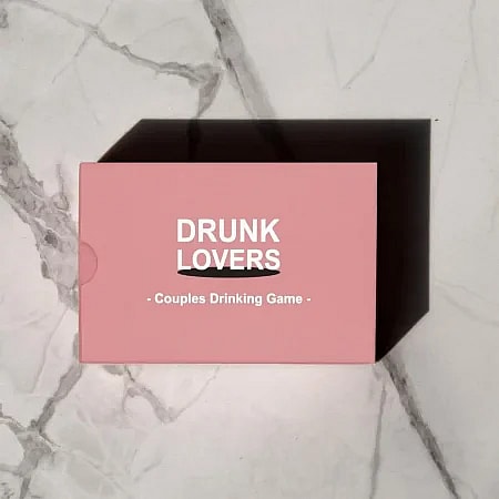 Drunk Lovers Card game box